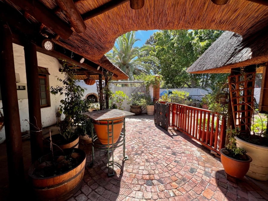 7 Bedroom Property for Sale in Sir Lowrys Pass Village Western Cape